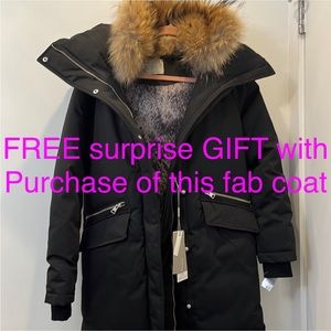 -NWT - Super warm SOIA & KYO DOWN coat with detachable fur collar.
